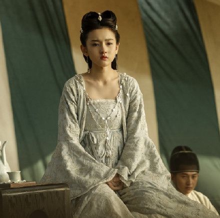 宋祖儿凭《九州》走红，跟她同名的女星，一位成天后一位退隐