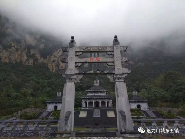 巩义市慈云寺泼水节狂欢盛夏来袭！一人买票全家游啦
