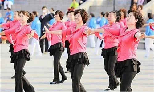 享太平盛世·庆70华诞丨8月10日木札岭首届广场舞大赛，邀您免费参与，开始报名…