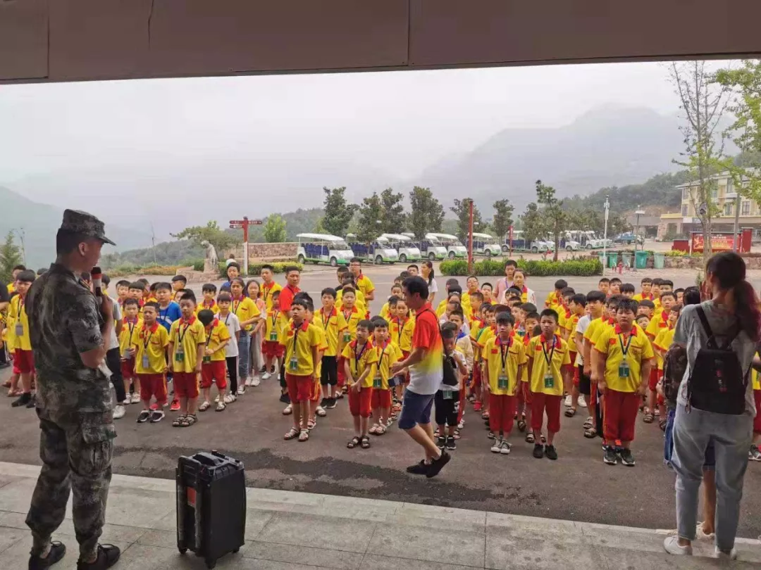 “探索鲜活历史，感知迷人自然”研学之旅
