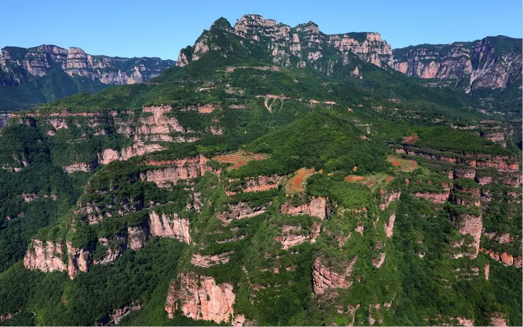 在太行大峡谷遇见统一绿茶，一起逐梦山水，亲近自然!