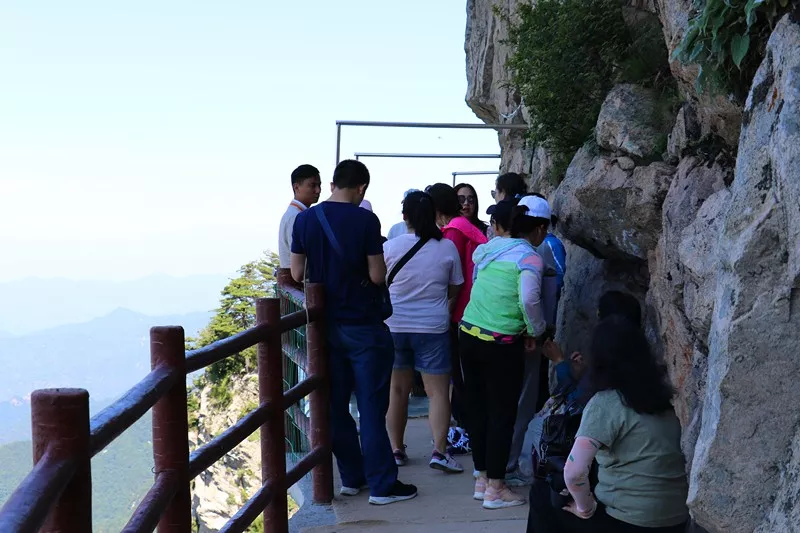 用心服务 我们为栾川旅游添彩！