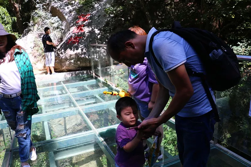 用心服务 我们为栾川旅游添彩！