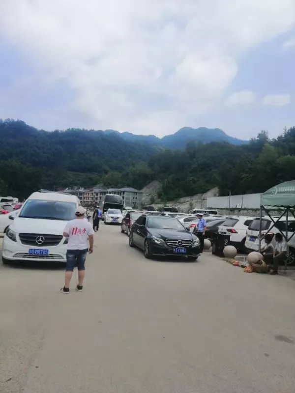 用心服务 我们为栾川旅游添彩！