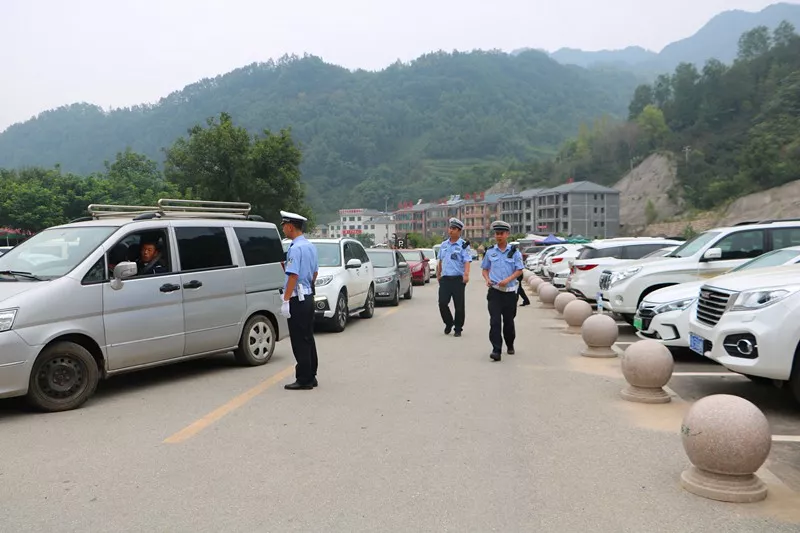 用心服务 我们为栾川旅游添彩！