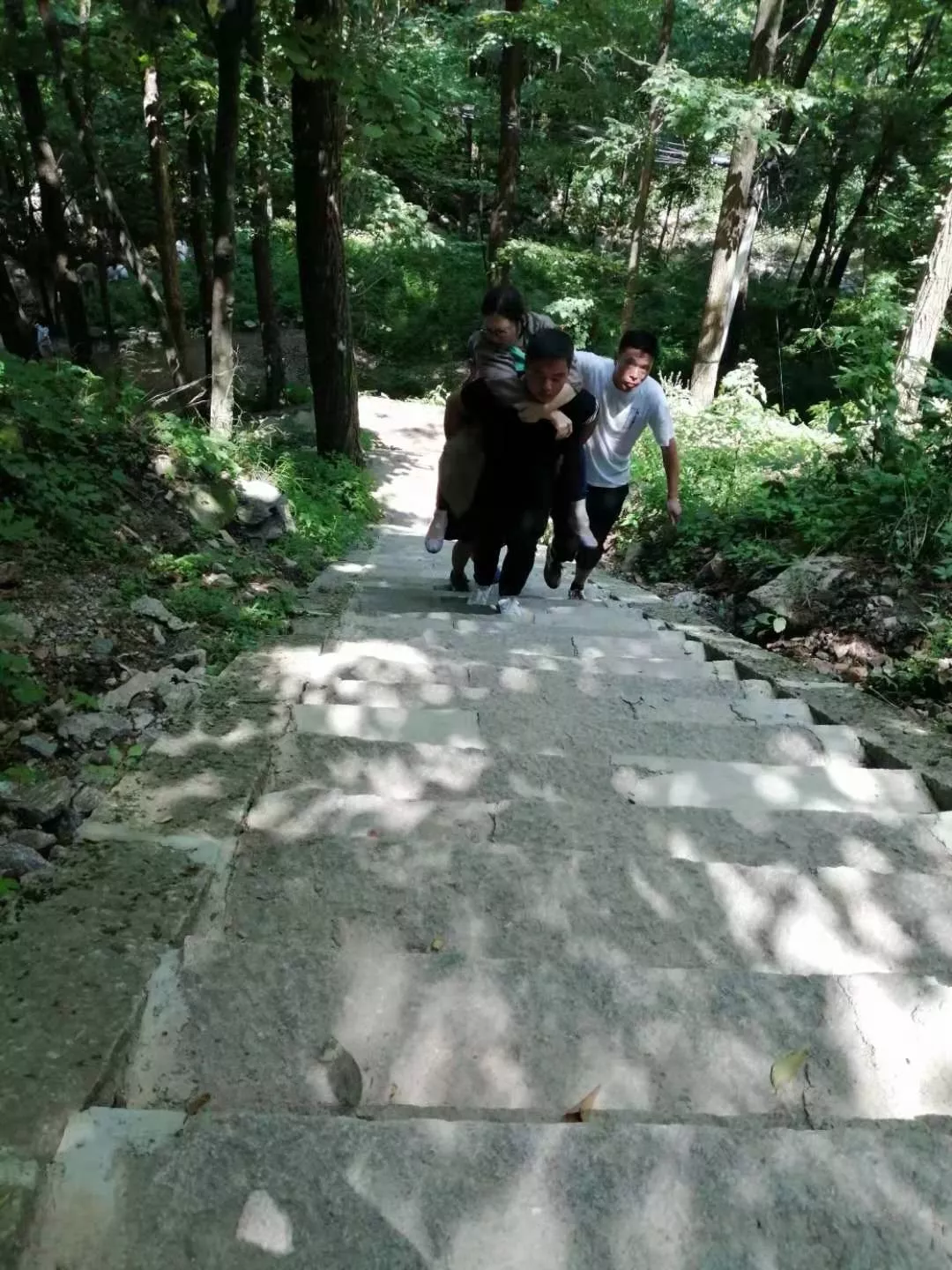 用心服务 我们为栾川旅游添彩！