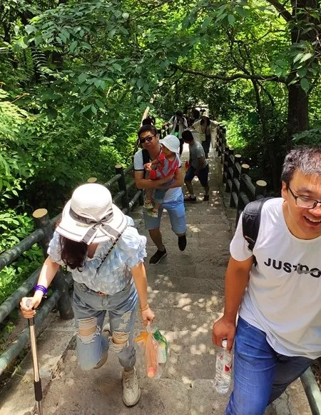 用心服务 我们为栾川旅游添彩！