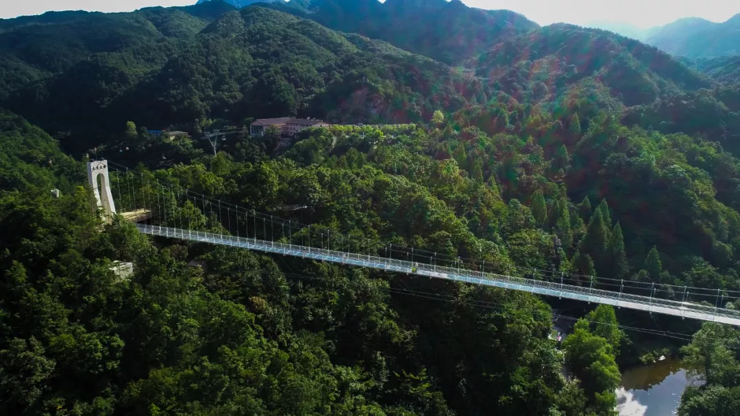 两千米的玻璃悬空桥，你敢体验吗？