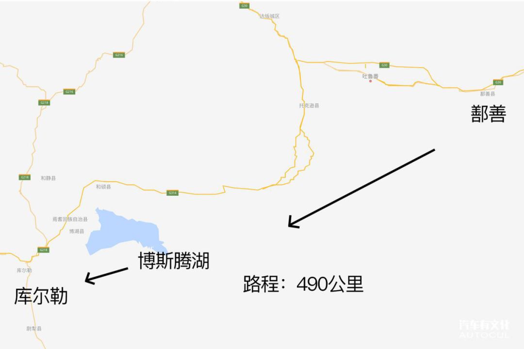 两天800公里 穿越了戈壁看见了碧波荡漾的湖水 还遇见了张亚