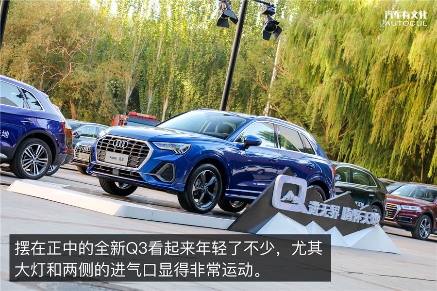 两天800公里 穿越了戈壁看见了碧波荡漾的湖水 还遇见了张亚