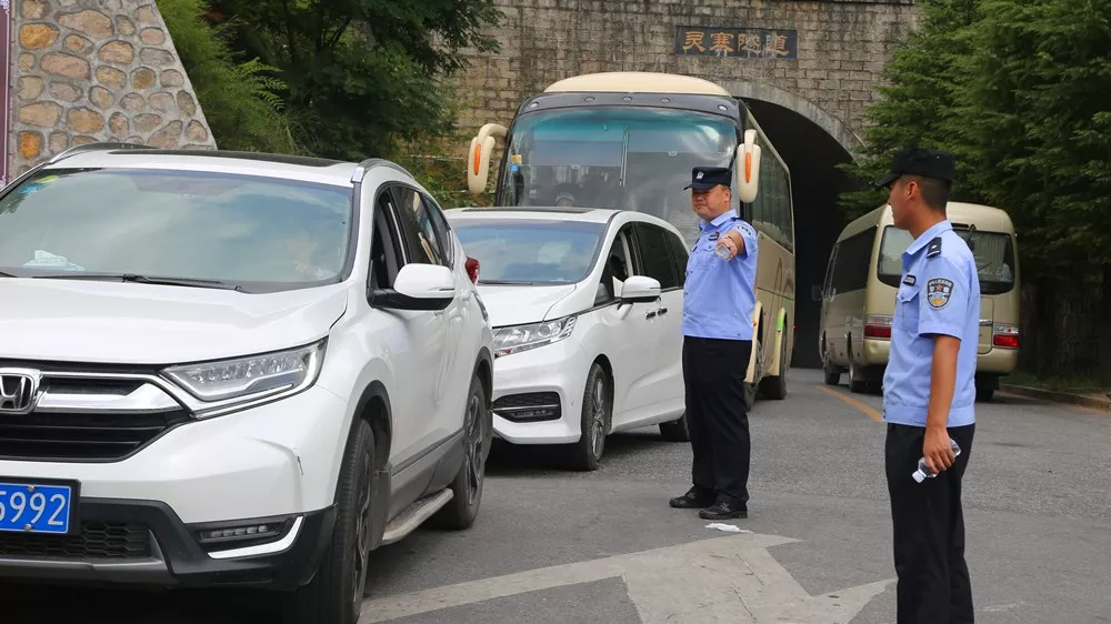 航拍直击丨高清图记录老君山客流高峰