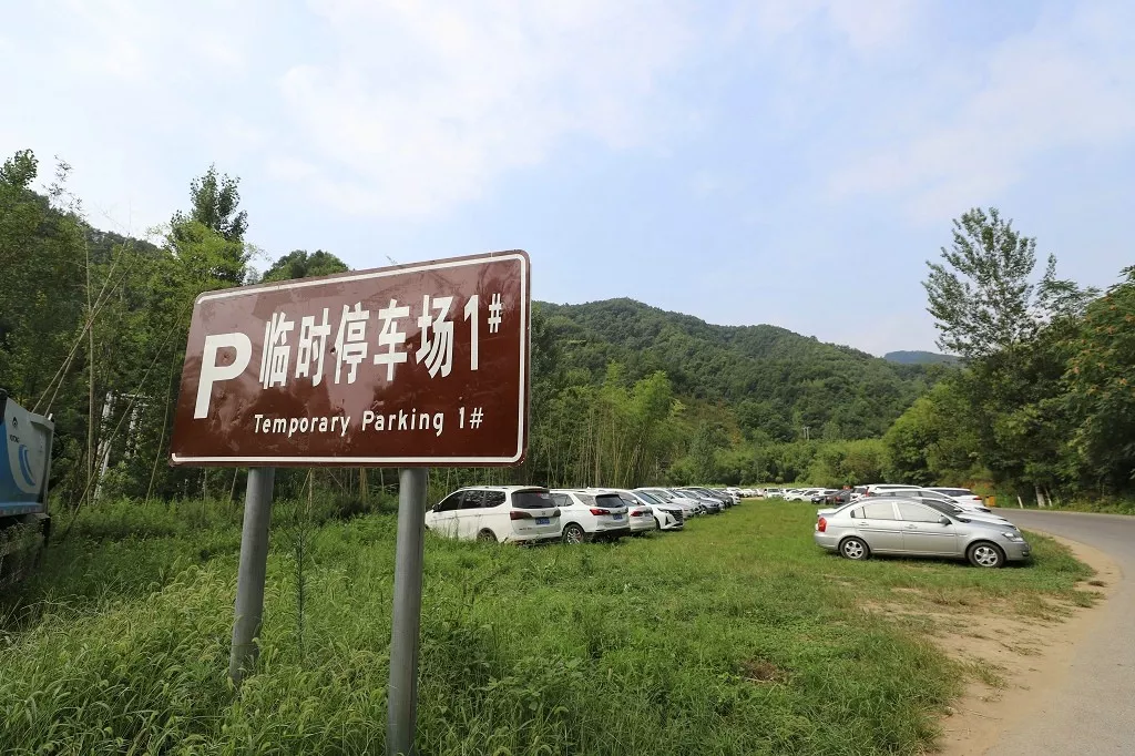 这个周末，重渡沟全力迎客流高峰真情服务暖人心