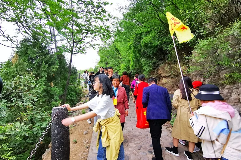如果你想看秋水，请到这个地方来；如果你想看伊人，也请到这个地方来~