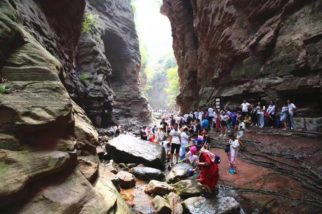 不必入川藏，在龙潭大峡谷也可感受“行走的力量”