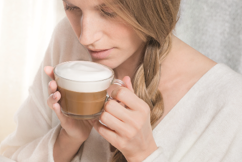 Nespresso发布全新品牌中文名：浓遇咖啡 “浓”香留齿，“遇”意悠长