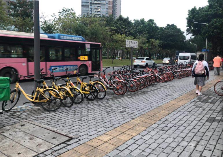 一线城市共享单车频涨价：月卡、公交和“11路”你选哪个？-锋巢网