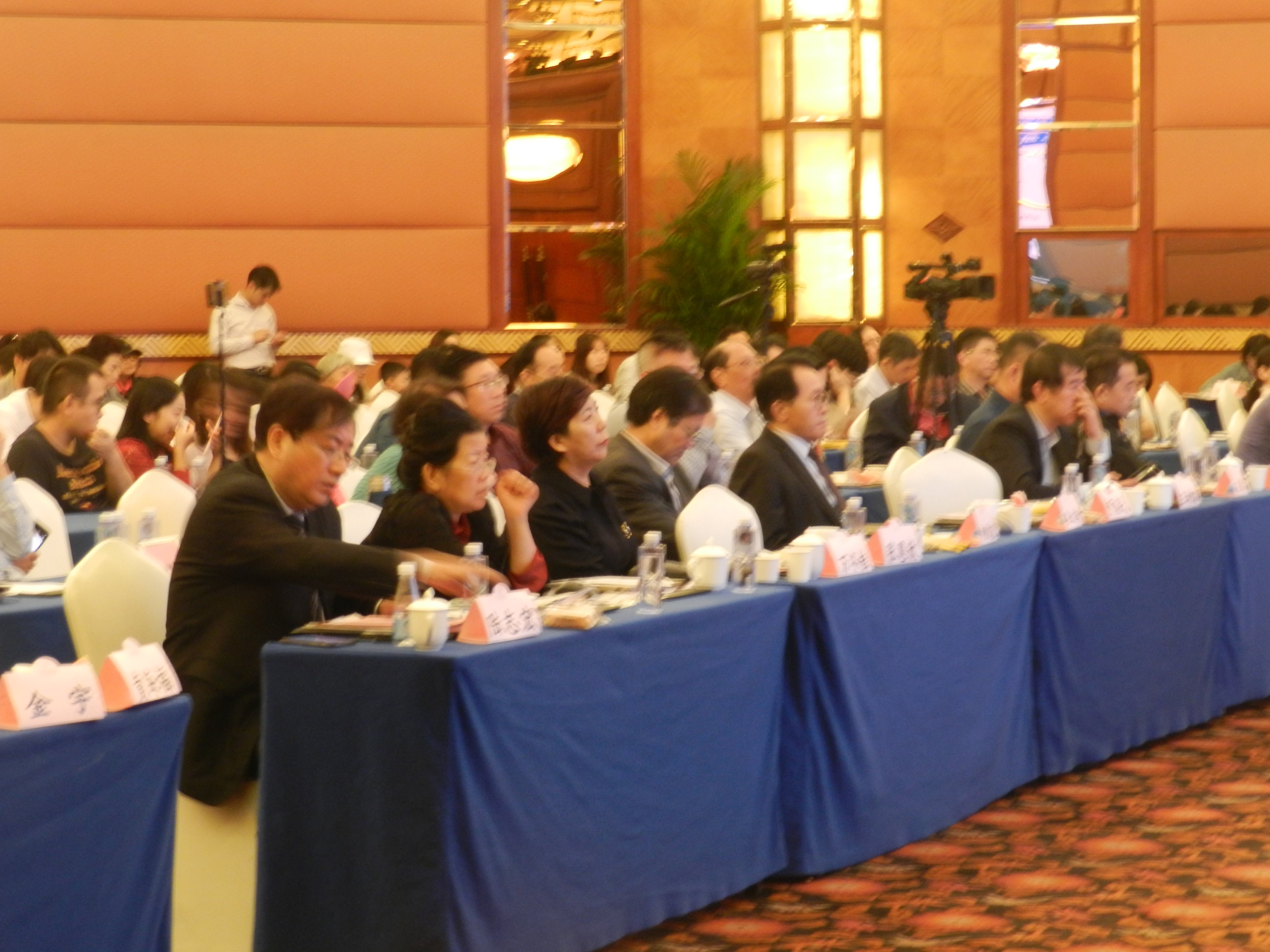 中医和西医能携手治肿瘤吗？这场学术会议请来知名专家谈论这