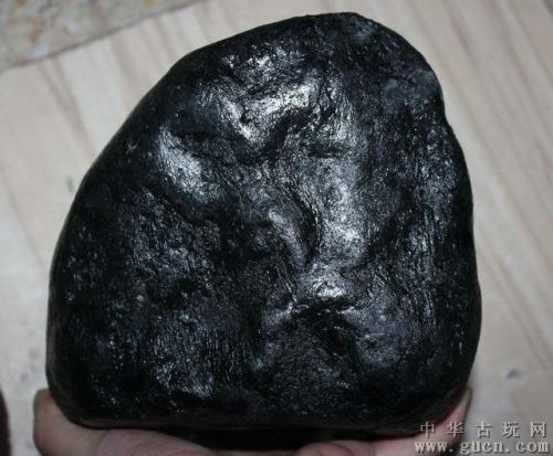 不同场口的黑乌沙皮壳都有什么特征