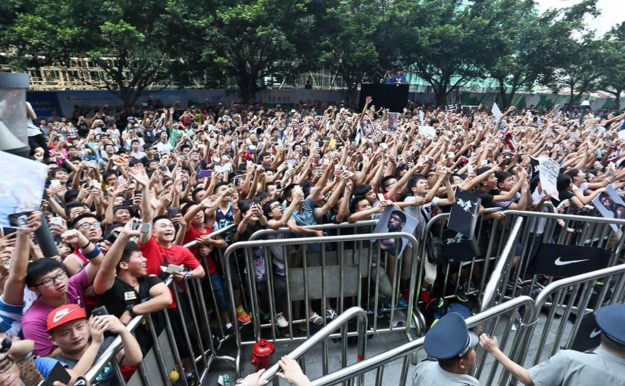 一到冬天，才知道娱乐圈哪些偶像，值得你去爱