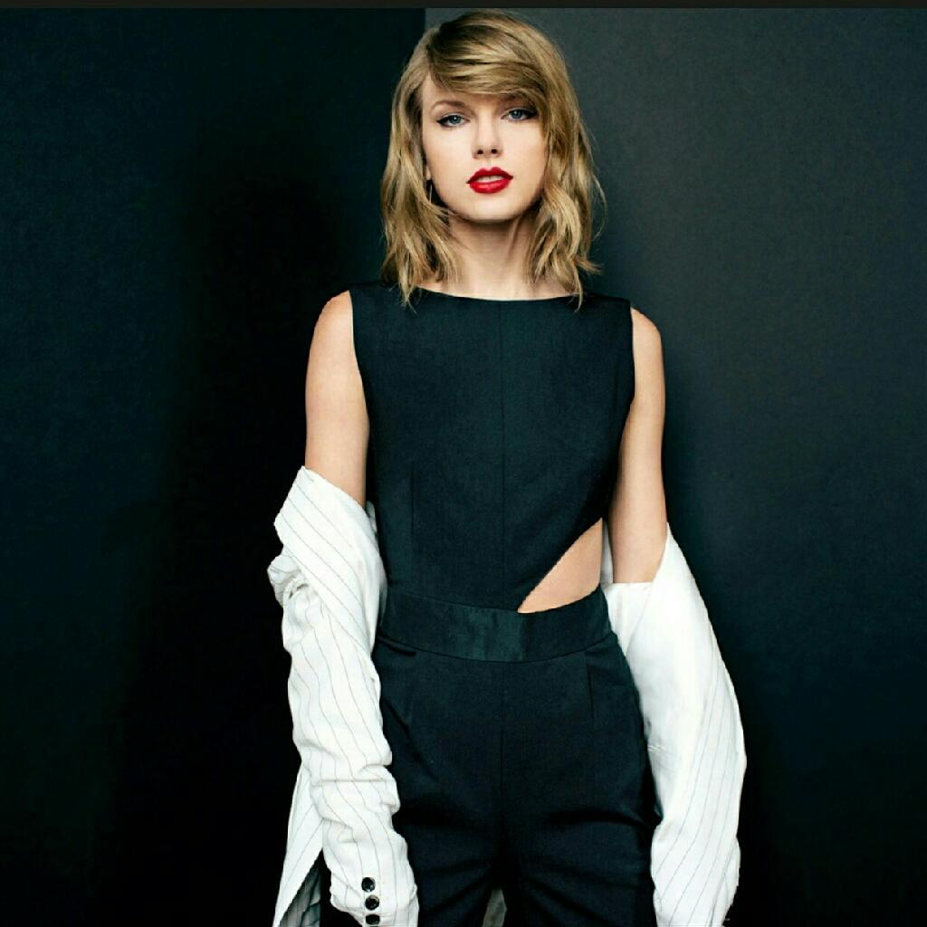 霉霉Taylor Swift重录专辑《Red》英美均空降冠军！