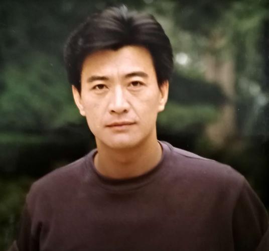 周里京在父母的熏陶之下,不仅爱上了文艺,小小年轻更是展现出了自己的