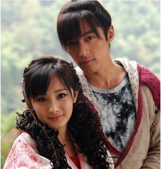 胡歌杨幂再同框,绯闻情侣化解尴尬有时候也许