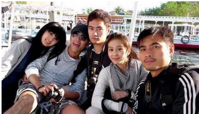 胡歌杨幂再同框,绯闻情侣化解尴尬有时候也许