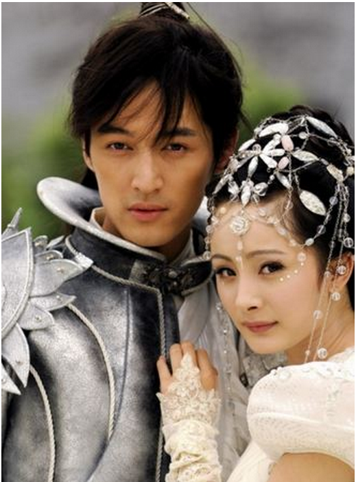 胡歌杨幂再同框,绯闻情侣化解尴尬有时候也许