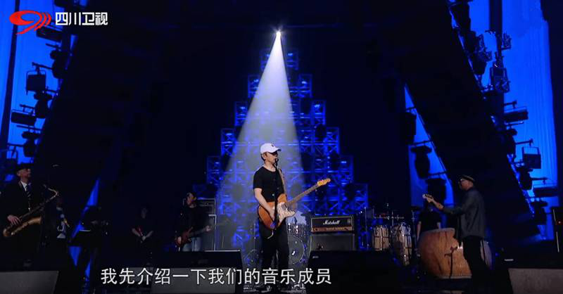 崔健登上电视首秀音乐会，用7首歌融化摇滚与综艺的坚冰 ！