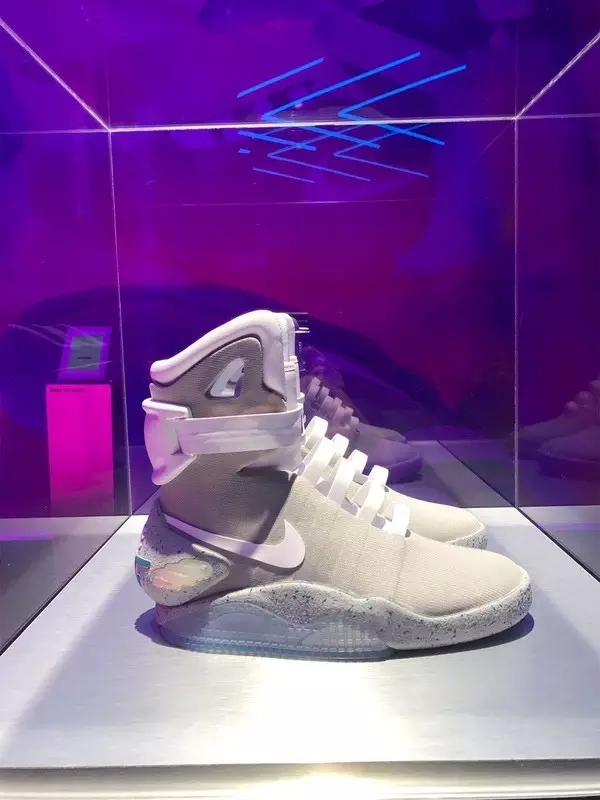 炒到一万的Yeezy算个屁，这款鞋够你在北京买套房了！
