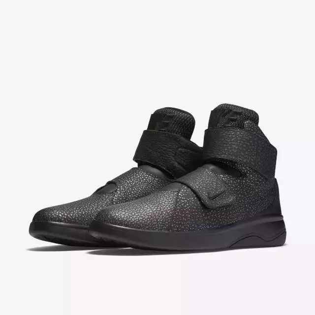 炒到一万的Yeezy算个屁，这款鞋够你在北京买套房了！