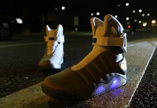 炒到一万的Yeezy算个屁，这款鞋够你在北京买套房了！