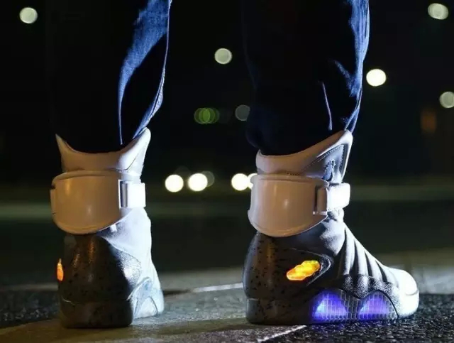 炒到一万的Yeezy算个屁，这款鞋够你在北京买套房了！