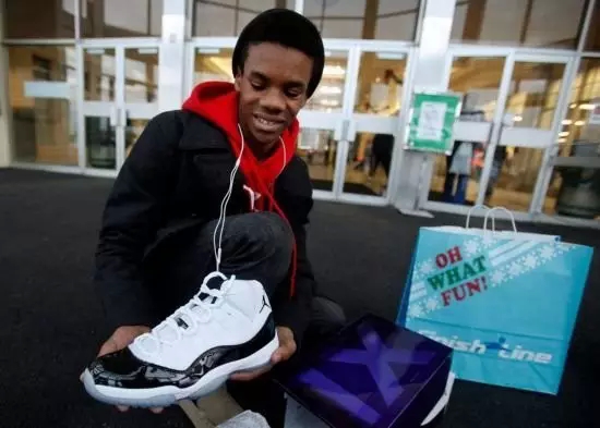 Air Jordan就是球鞋届的披头士，每年都有1200人因抢鞋而身亡