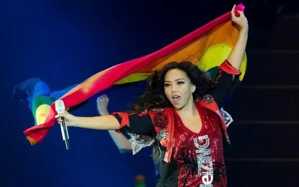 台湾同性婚姻合法！祝福相爱的人都能手牵手走在阳光下
