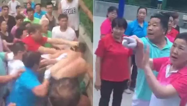 群殴篮球小伙！为老不尊的广场舞大妈，你们真牛逼！