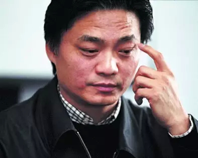 崔永元怒写长文检举“流氓”警察，却惨遭微博封杀