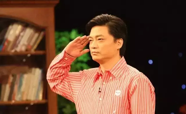 崔永元怒写长文检举“流氓”警察，却惨遭微博封杀