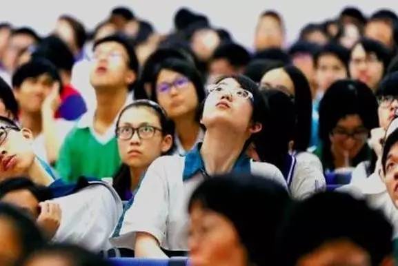 遇到这样的高考作文题，我可能一个字都写不出来