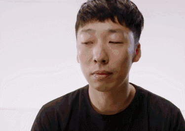 鉴黄师：“做久了这行，抬起头看太阳，都是马赛克“