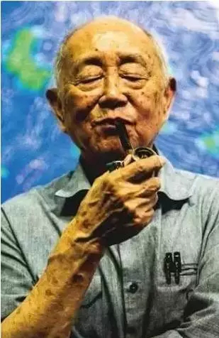 鲐背之年飙车买天价吉他，放荡不羁的黄永玉酷了一世纪