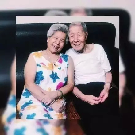 那个96岁的宠妻网红老夏去世了，临终道别让人泪崩