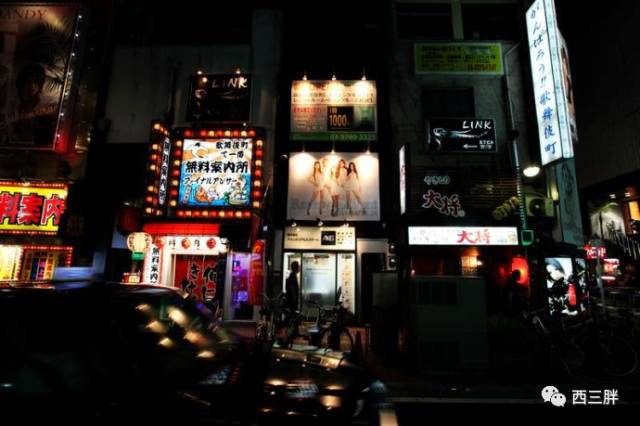 有位中国人，靠给色情店“拉皮条”，成了日本黑白通吃的风云人物