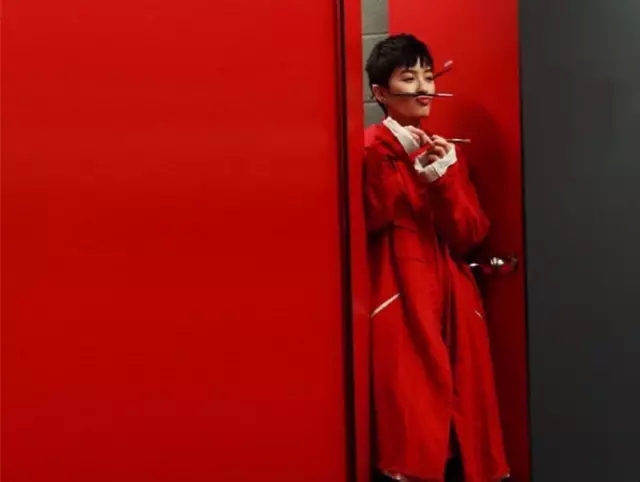 左拥郭碧婷、右抱刘亦菲，曾轶可才是真正的女神收割机！