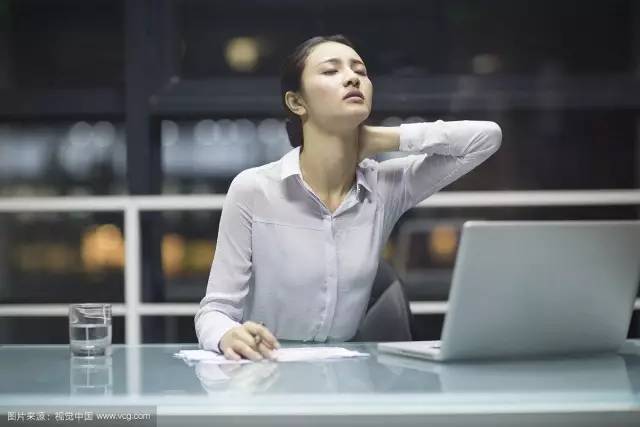 中国有1000万年轻人透支生命，但社会还在逼他们继续奋斗..