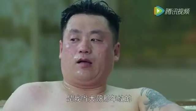 为什么牛逼的Rapper，都喜欢戴大金链子？