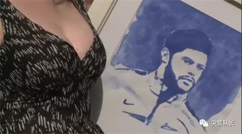 这位俄罗斯美女用“胸”作画，每一幅都是收藏家的抢手货