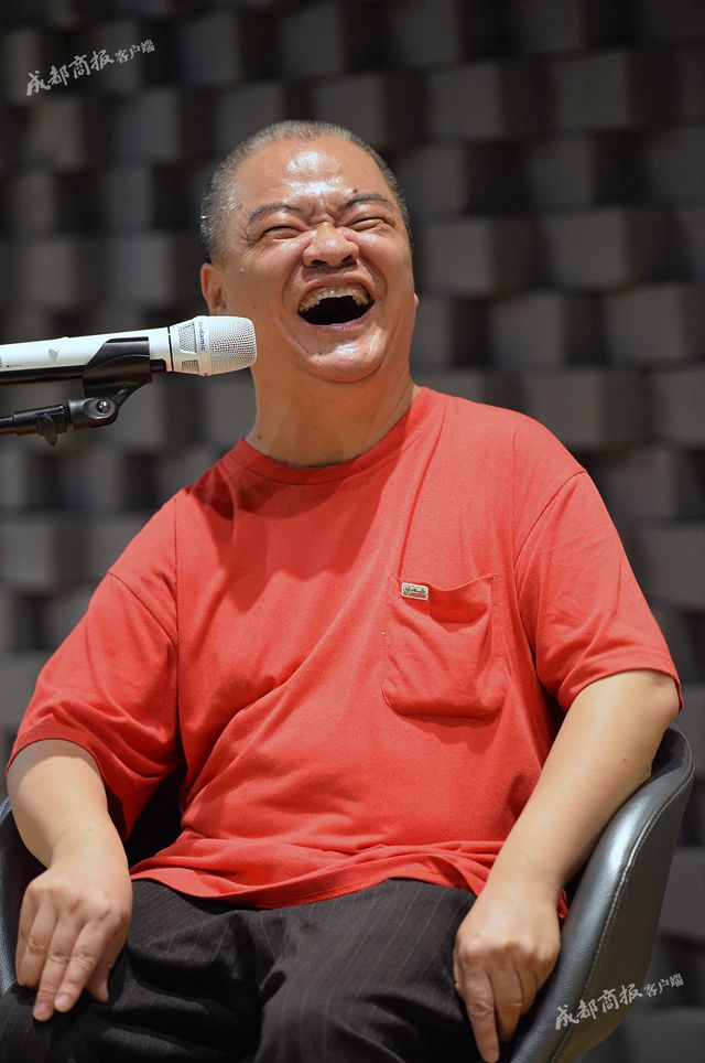 著名作家骆平,孙建军等参加分享会.……飞向了彼岸她的翅膀灵魂,便