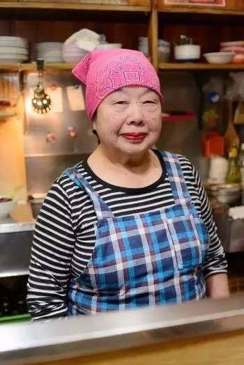 82岁最野DJ老奶奶：老娘就是死，也要死在舞台上！