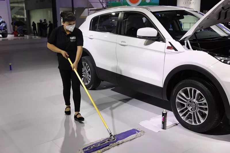 汇聚车展 买车君用镜头记录车展中的人们